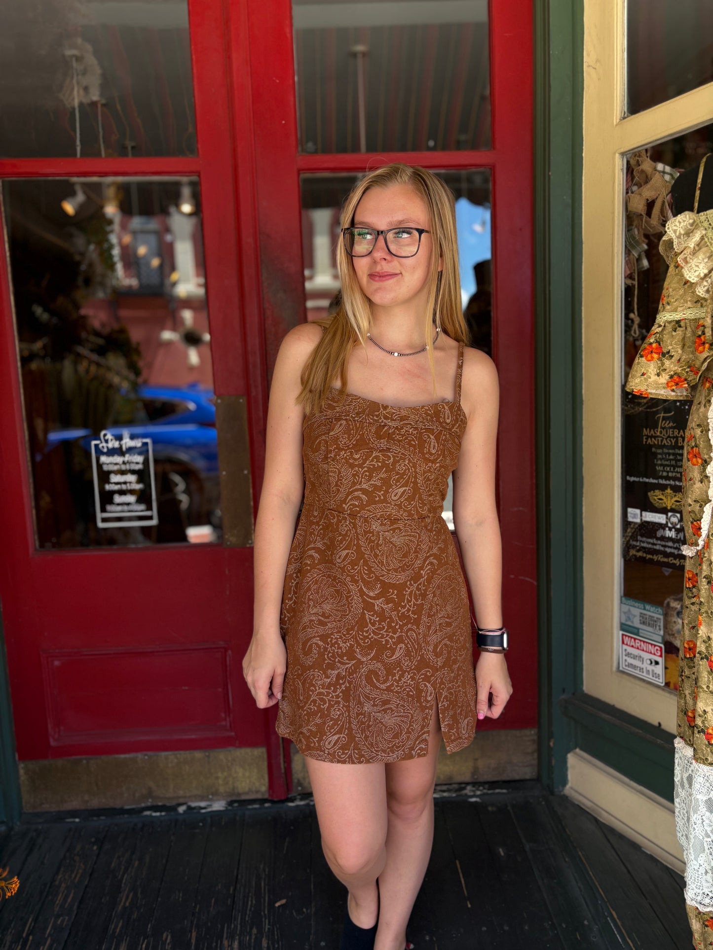 Falling Oak – Chestnut Paisley Dress