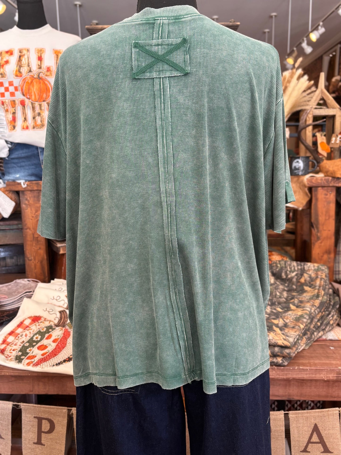 Easy Days – Green Acid Wash Pocket Top