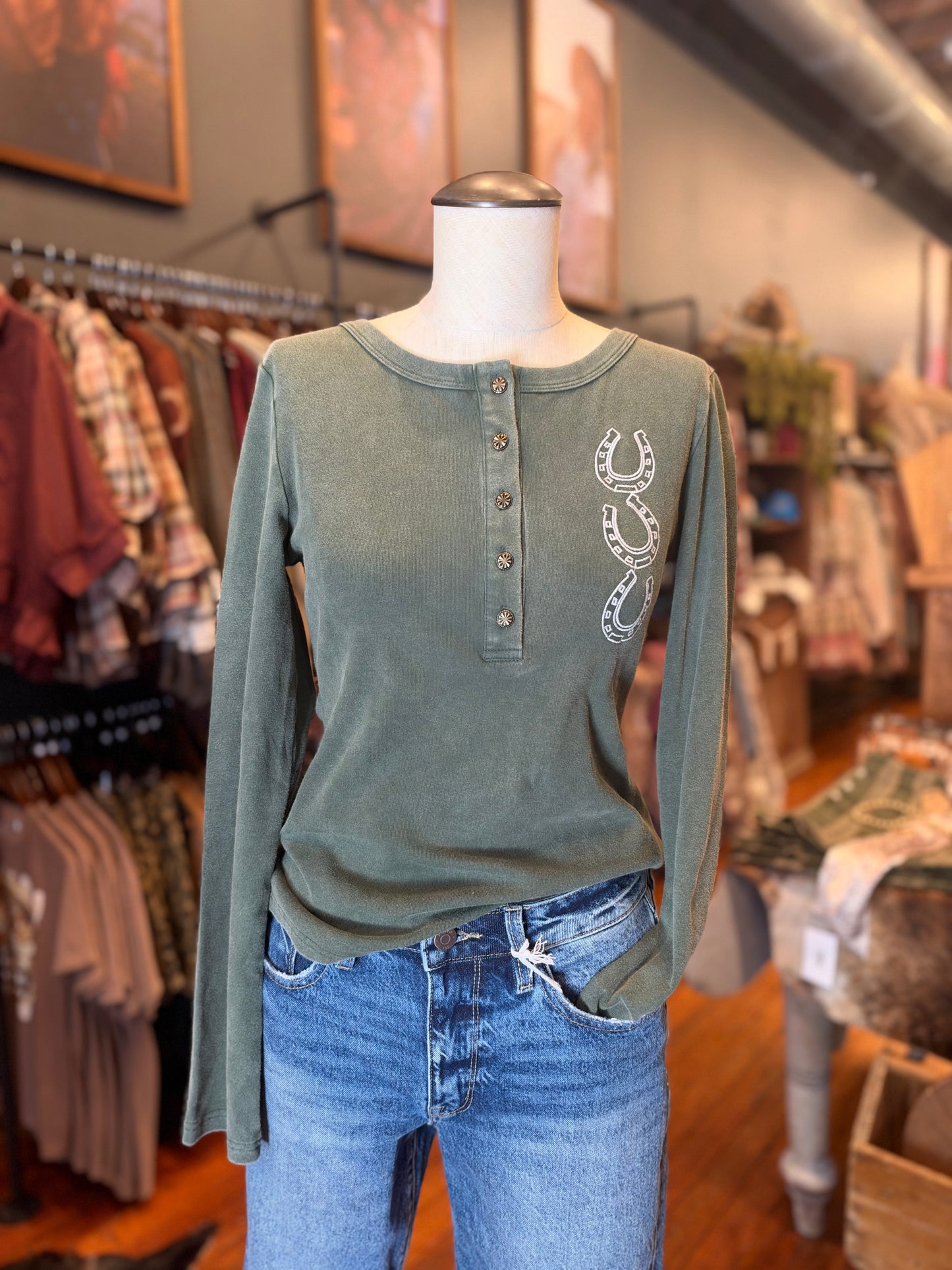 Lucky Spur – Green Horseshoe Embroidered Henley Top