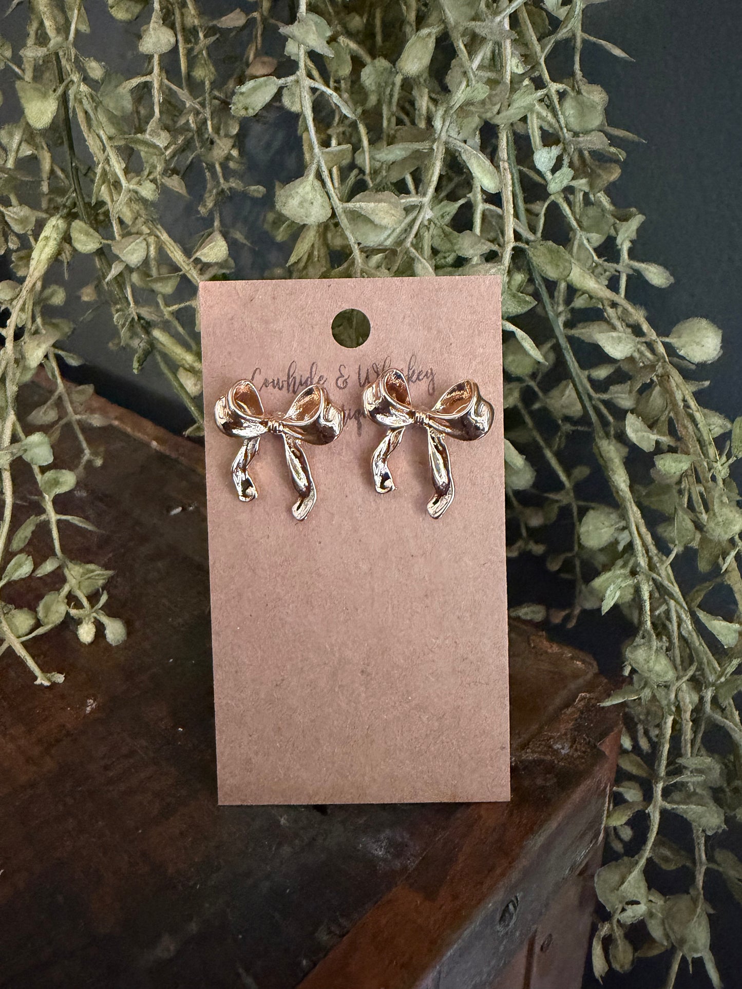 Dainty Gold Bow - Earrings