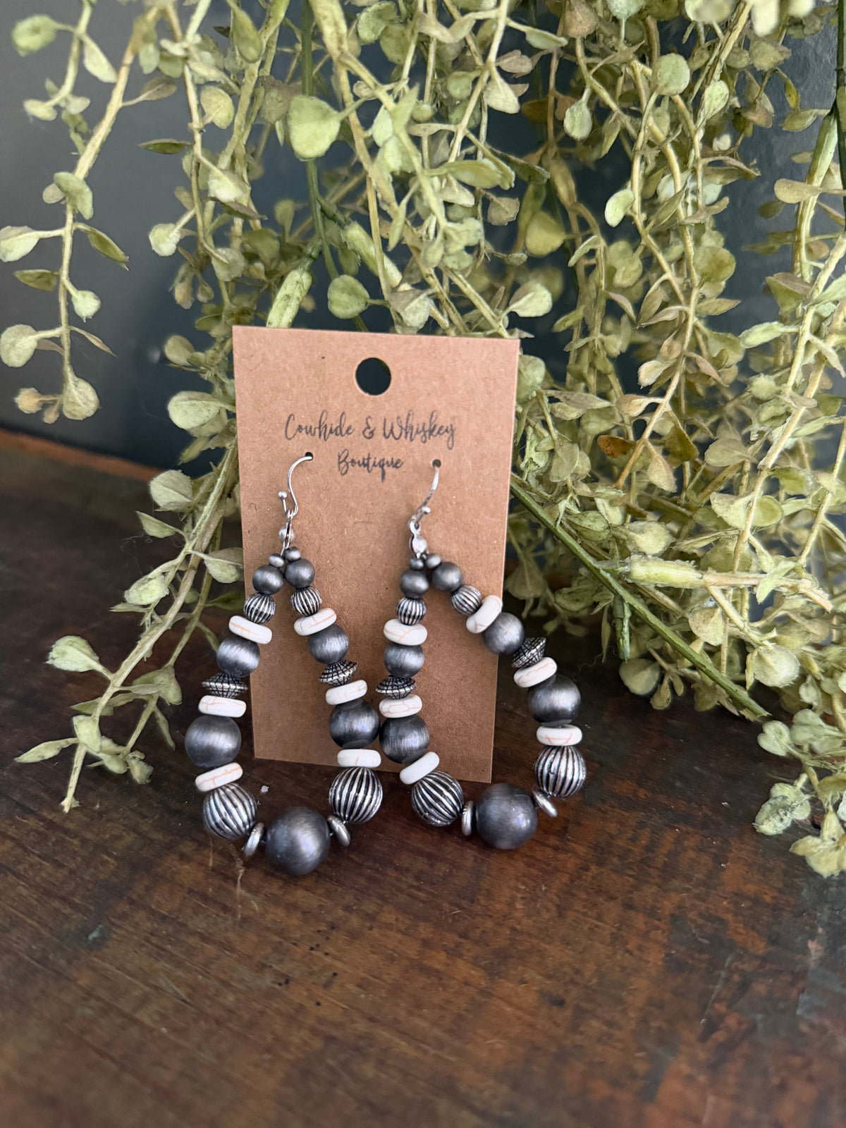 Ivory Stone & Pearl - Earrings