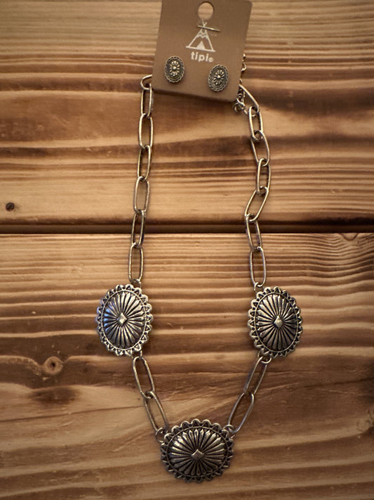 Snapback Concho Necklace Set